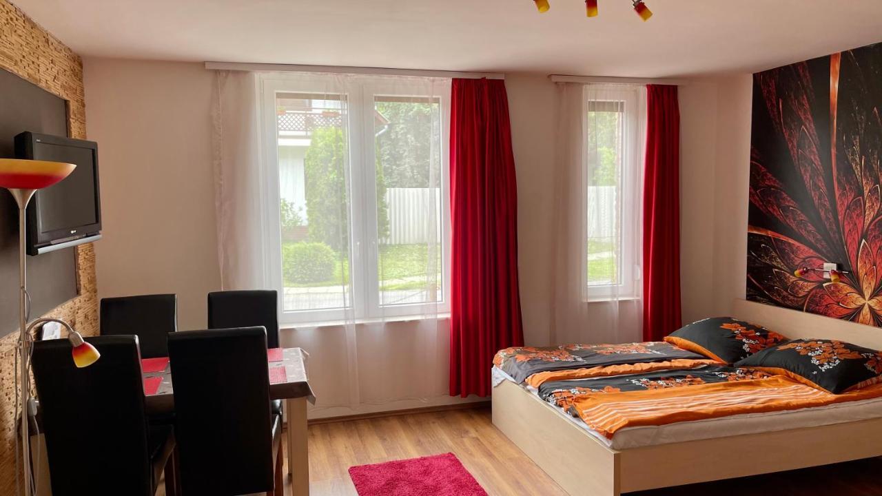 Gyula Var Premium Apartman Екстериор снимка