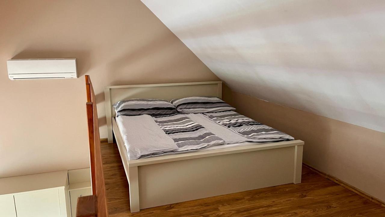 Gyula Var Premium Apartman Екстериор снимка