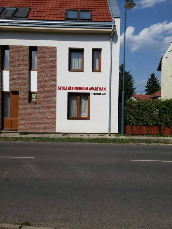 Gyula Var Premium Apartman Екстериор снимка